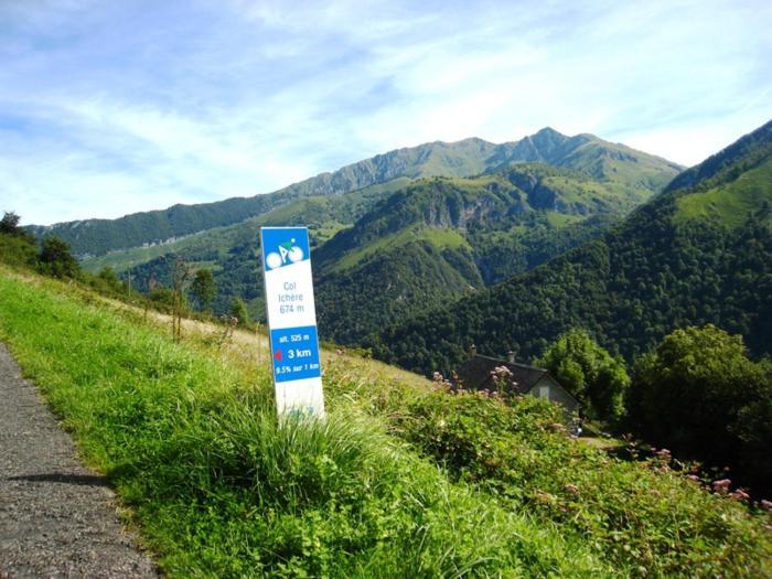 Gites Communaux A Lourdios 外观 照片